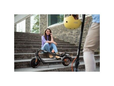 Skuter elektryczny Segway KickScooter F40E