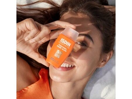 Krem Przeciwsłoneczny do Twarzy Isdin Fusion Water Magic Glow Spf 30 50 ml
