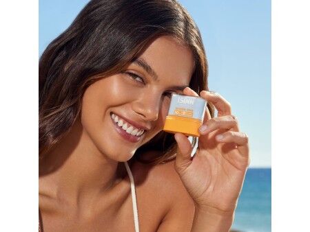 Krem do opalania w sztyfcie Isdin Invisible Stick Spf 50 10 g