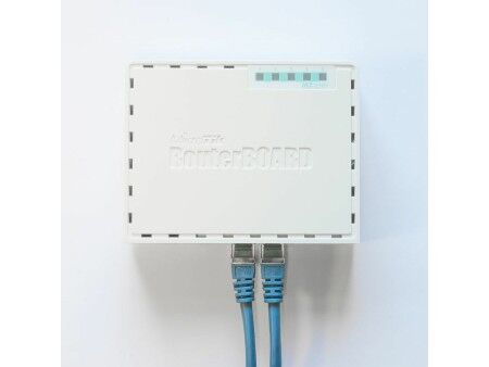 Router Mikrotik RB750GR3